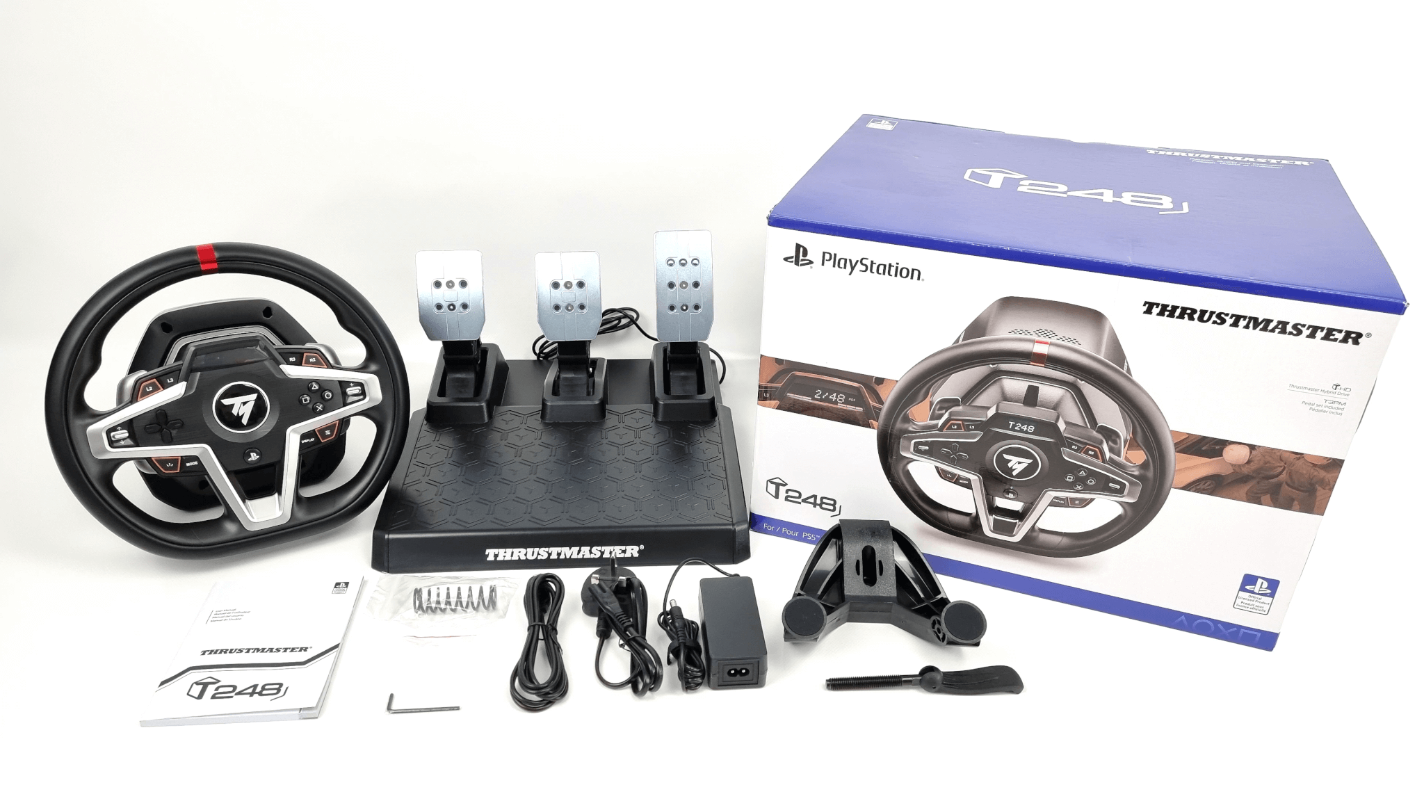 T248: Thrustmaster presenta volante y pedales 